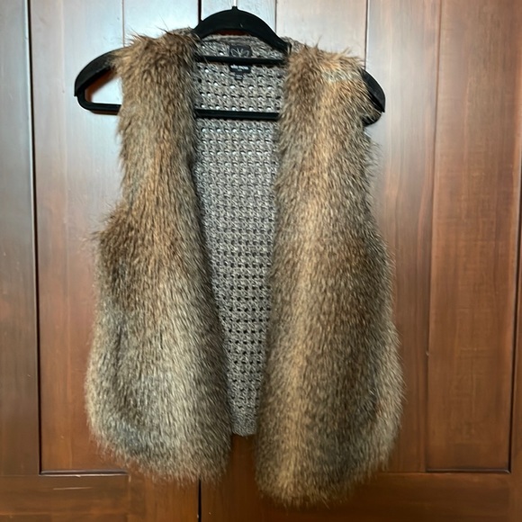 Ella Moss Arabella Faux Fur Open Front Sweater Vest - Picture 4 of 6
